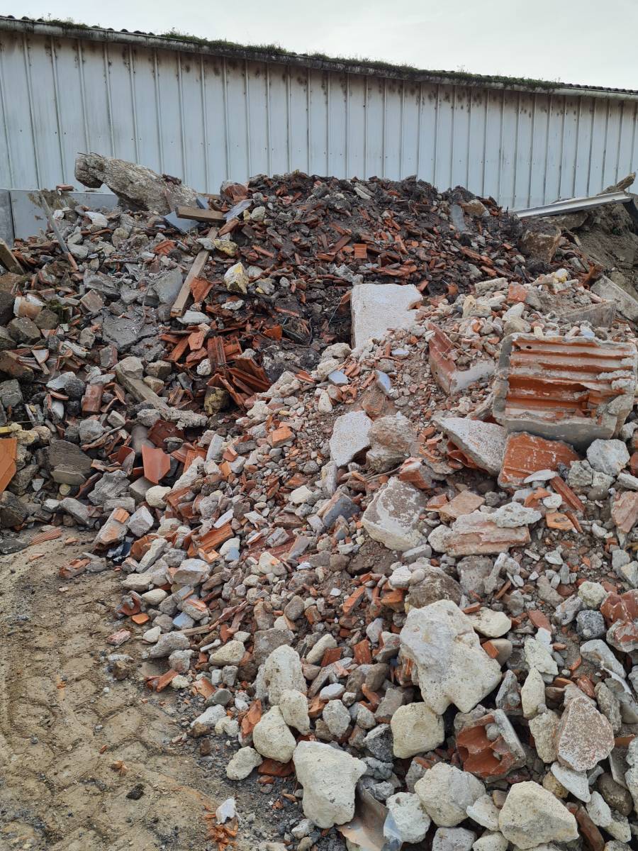 Comment débarrasser ses gravats et déchets de chantier à Bordeaux